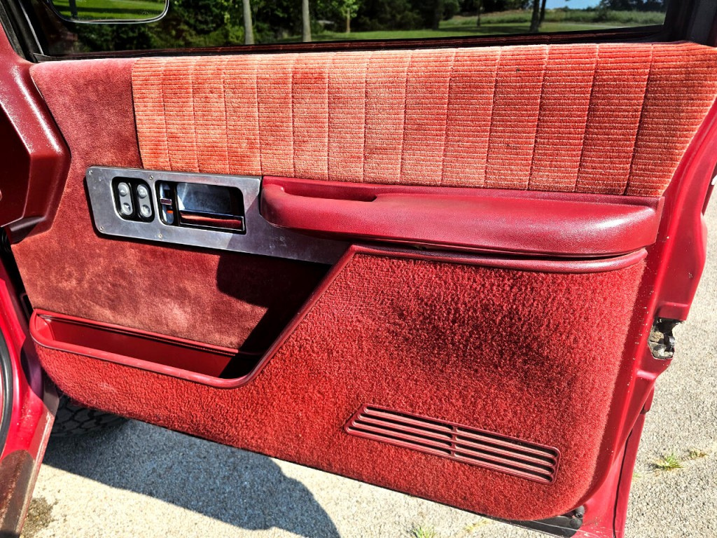 1992 Chevrolet C/K Image 17