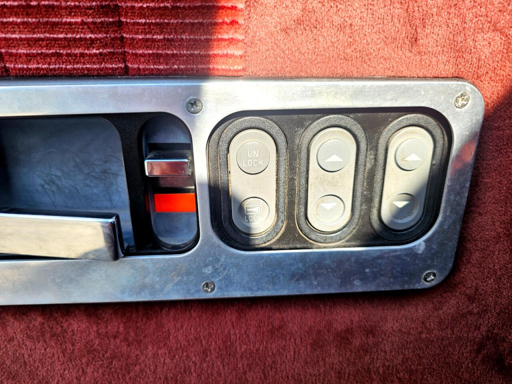1992 Chevrolet C/K Image 24