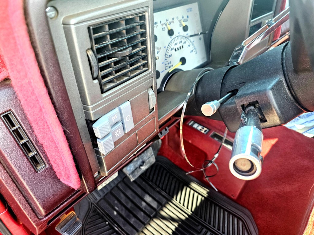1992 Chevrolet C/K Image 26