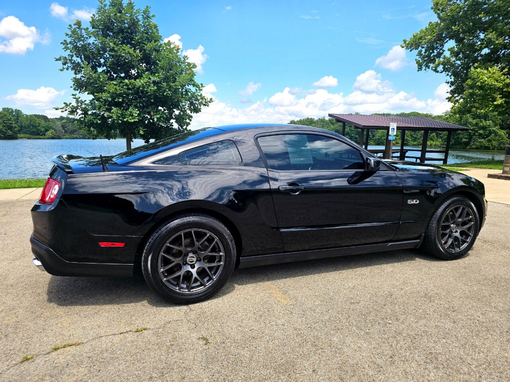 2012 Ford Mustang Image 5