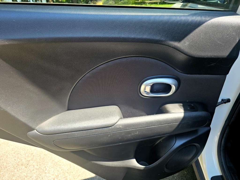 2015 Kia Soul Image 22
