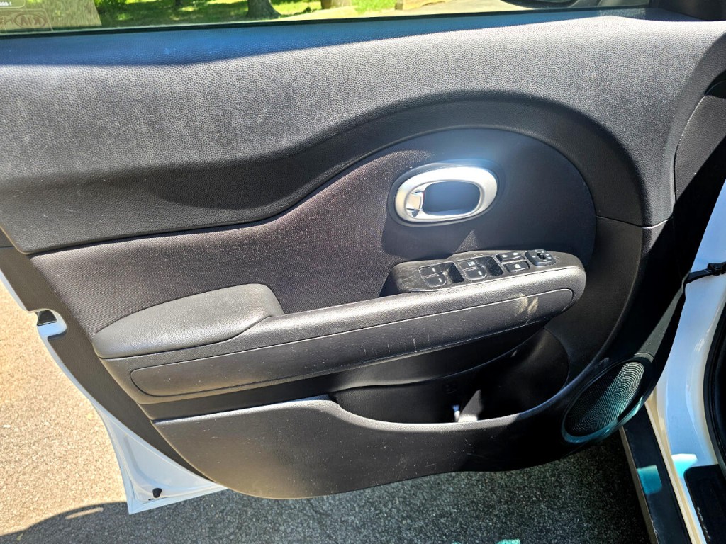 2015 Kia Soul Image 24