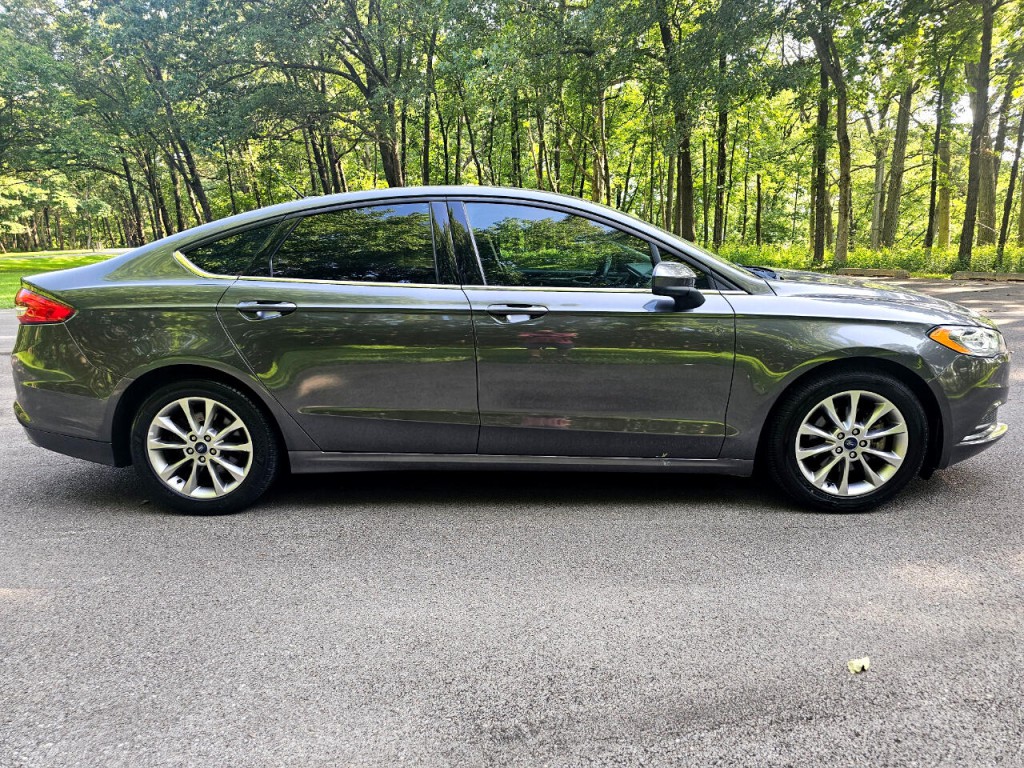 2017 Ford Fusion Image 4