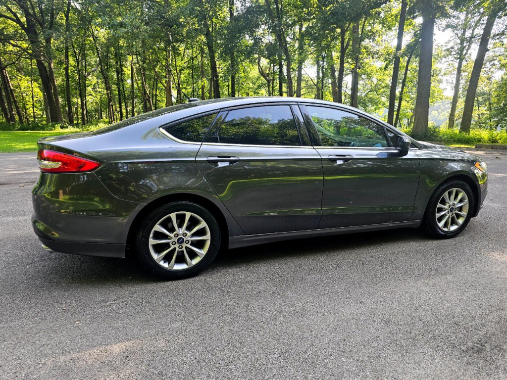 2017 Ford Fusion Image 5