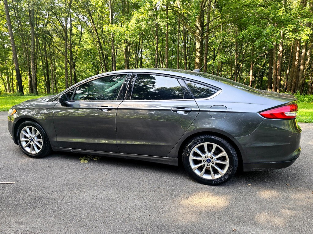 2017 Ford Fusion Image 9