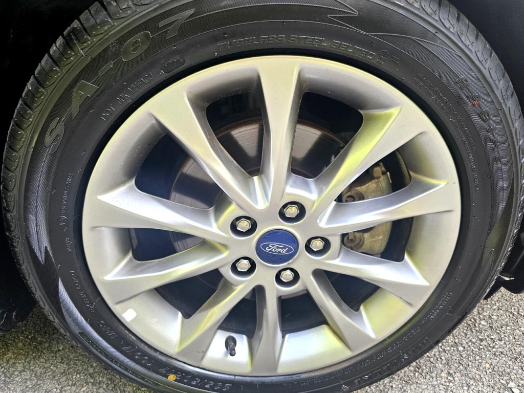 2017 Ford Fusion Image 15