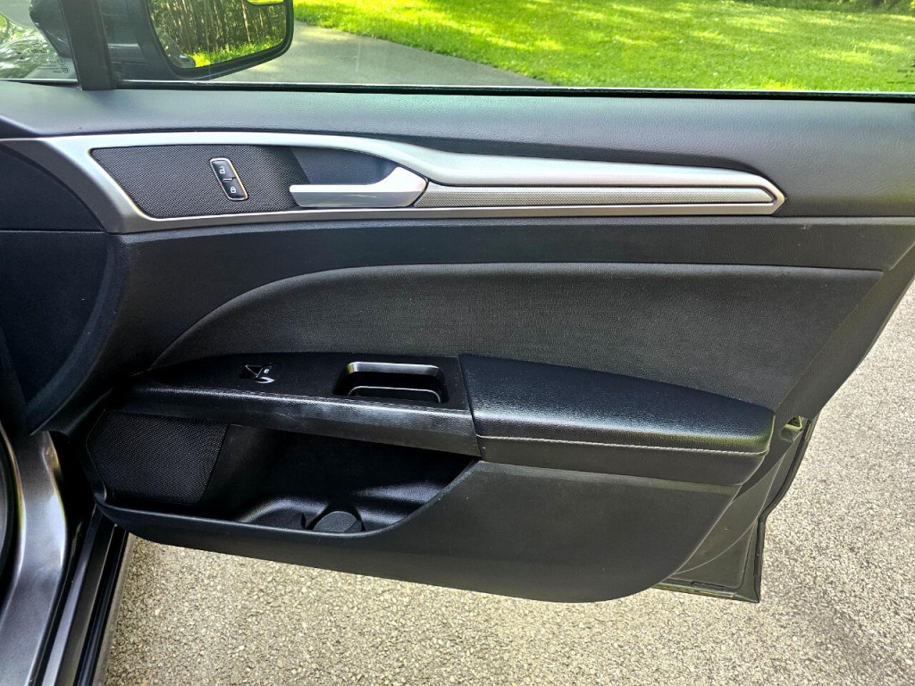 2017 Ford Fusion Image 17