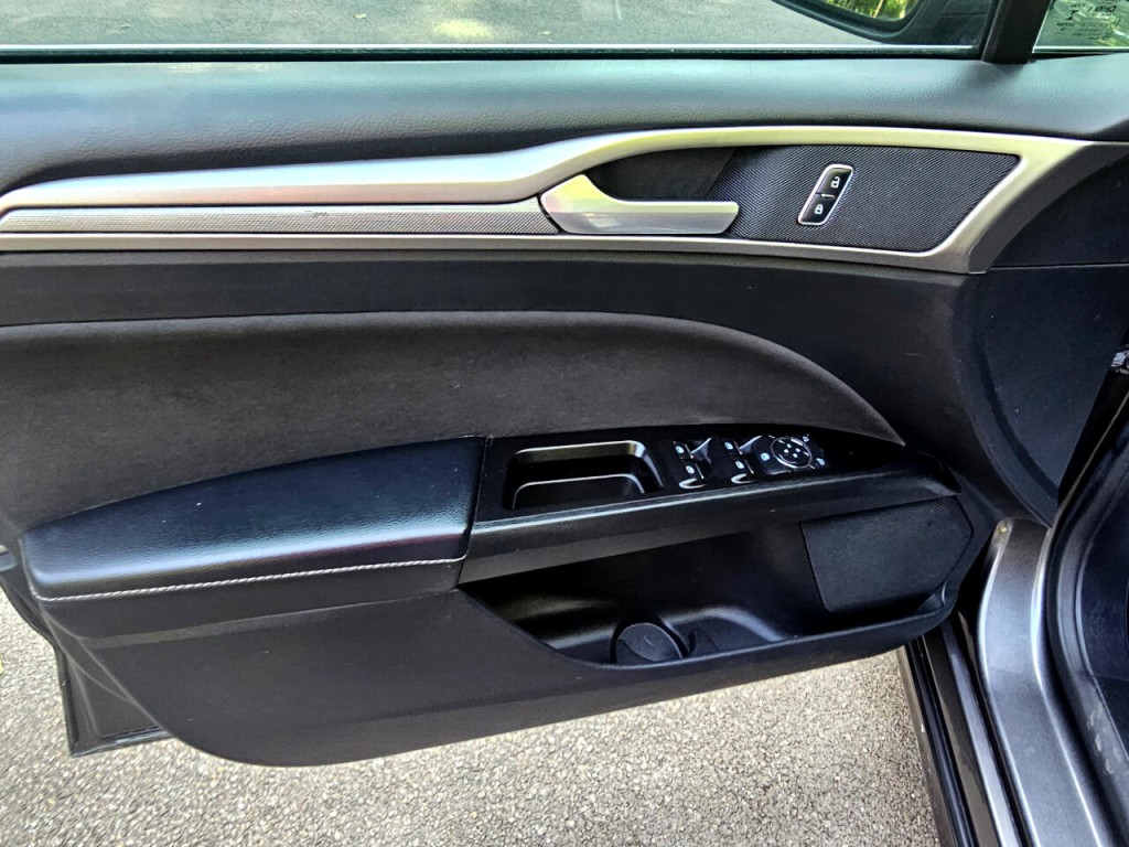 2017 Ford Fusion Image 25