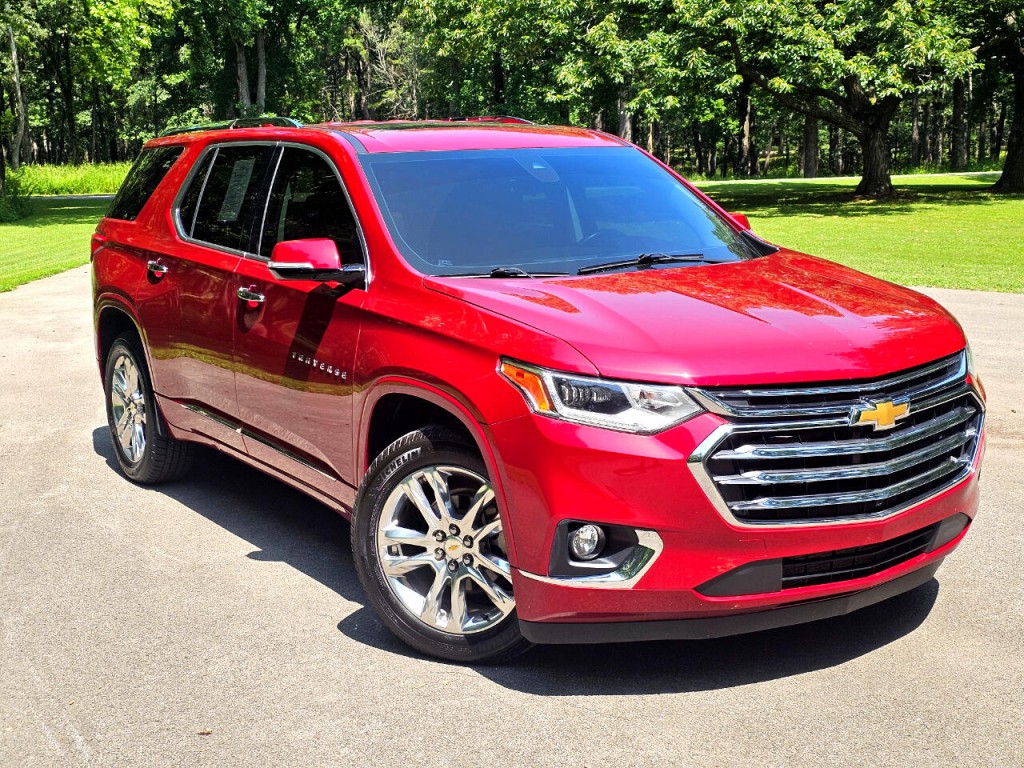 2019 Chevrolet Traverse Image 2