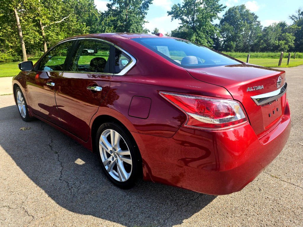 2013 Nissan Altima Image 8