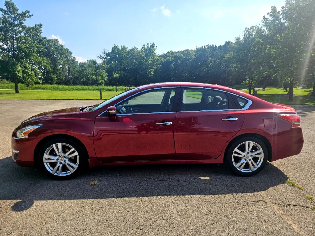2013 Nissan Altima Image 10