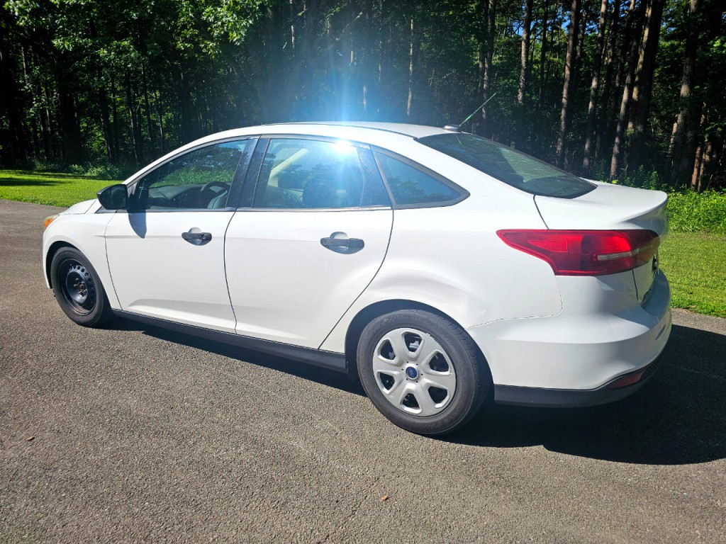 2016 Ford Focus Image 3