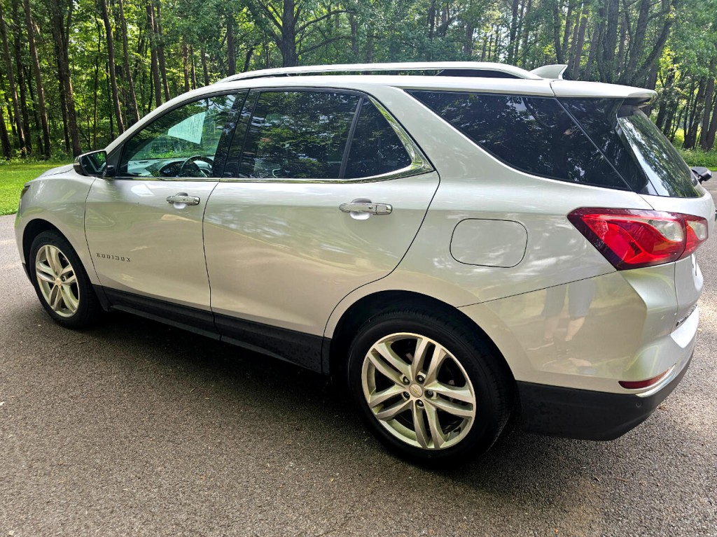2019 Chevrolet Equinox Image 3