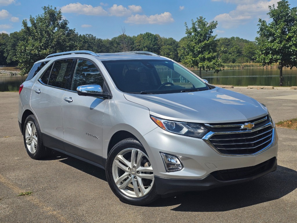2019 Chevrolet Equinox Image 2