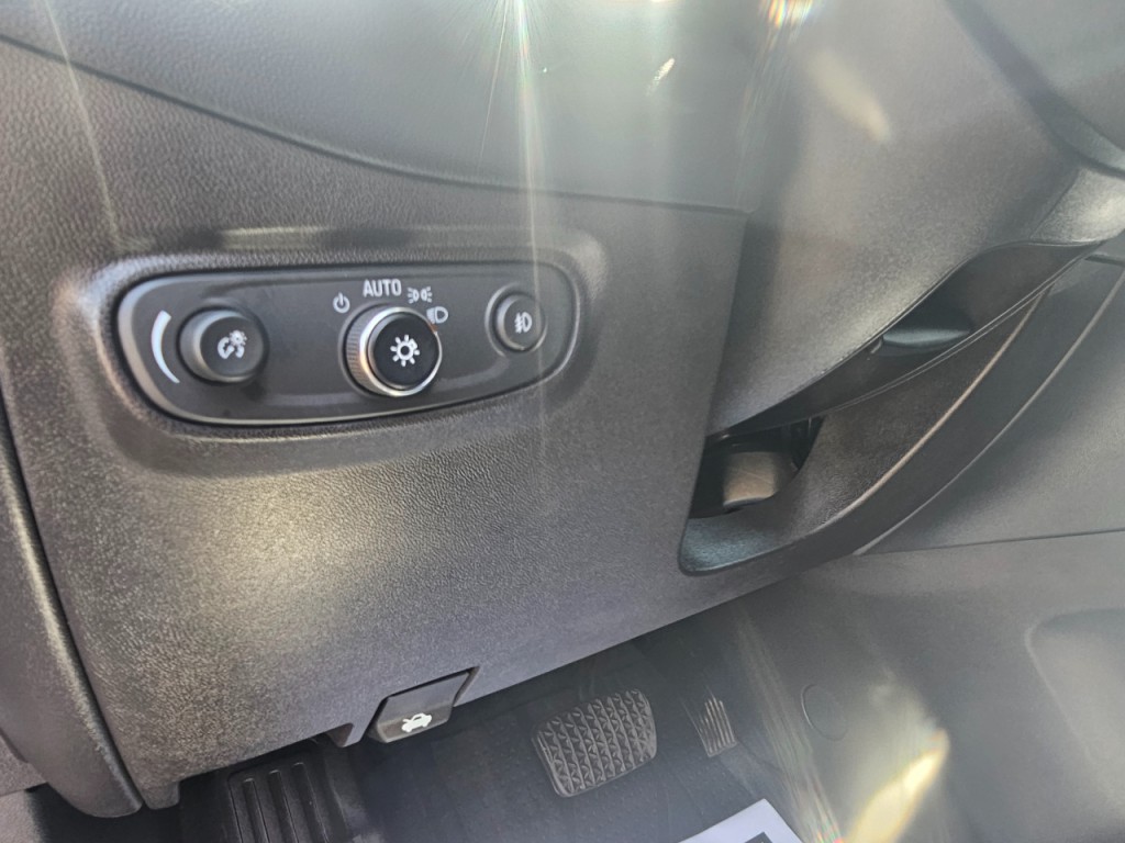 2019 Chevrolet Equinox Image 38
