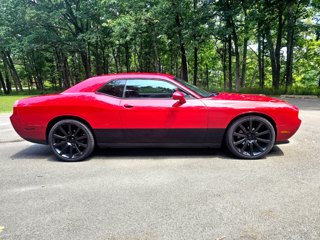 2013 Dodge Challenger Image 4