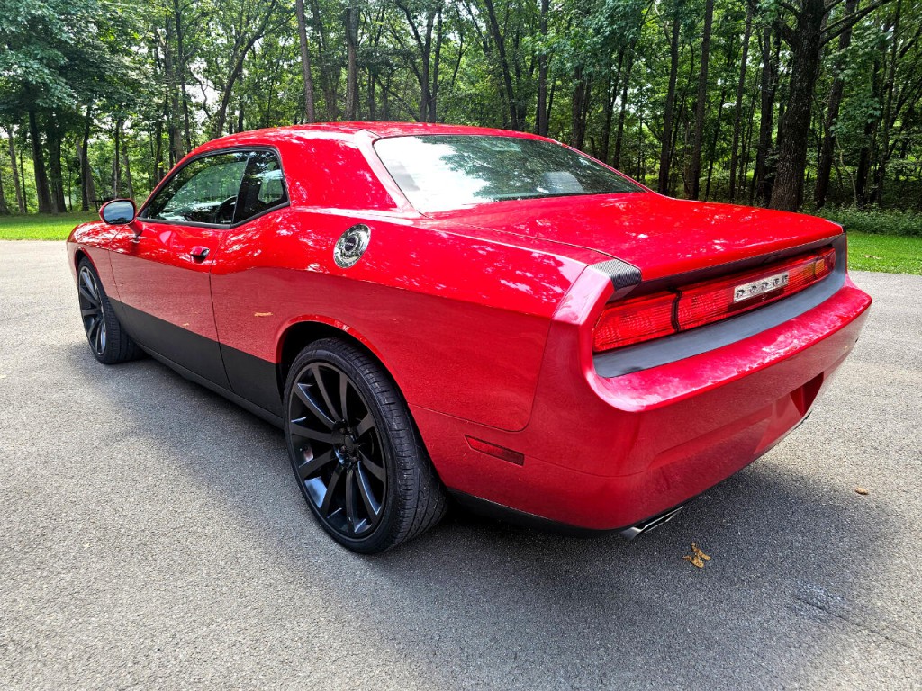 2013 Dodge Challenger Image 8