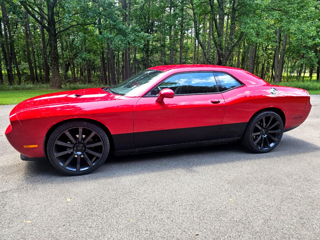 2013 Dodge Challenger Image 11