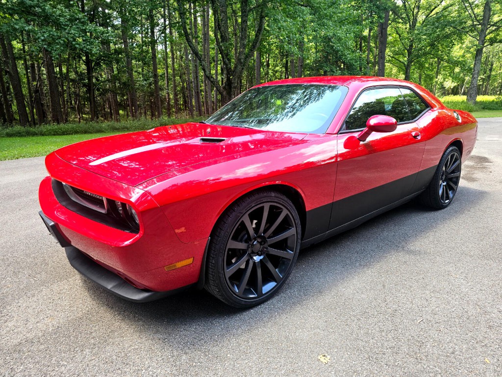 2013 Dodge Challenger Image 12
