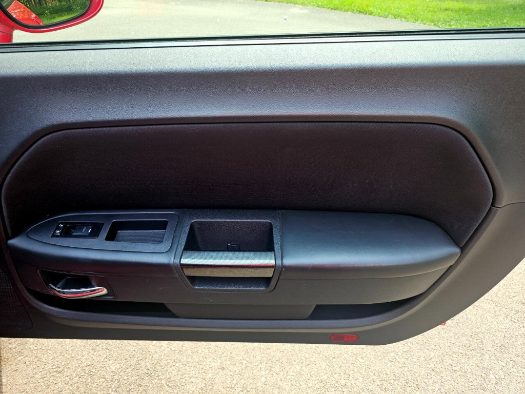 2013 Dodge Challenger Image 16