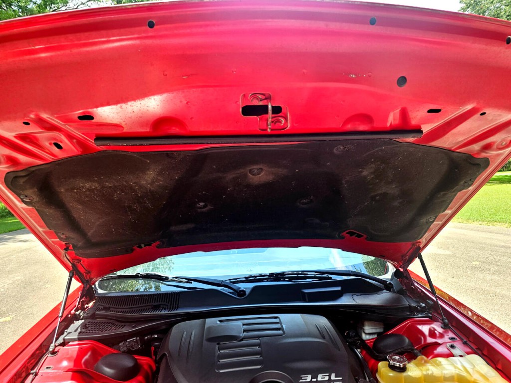 2013 Dodge Challenger Image 23