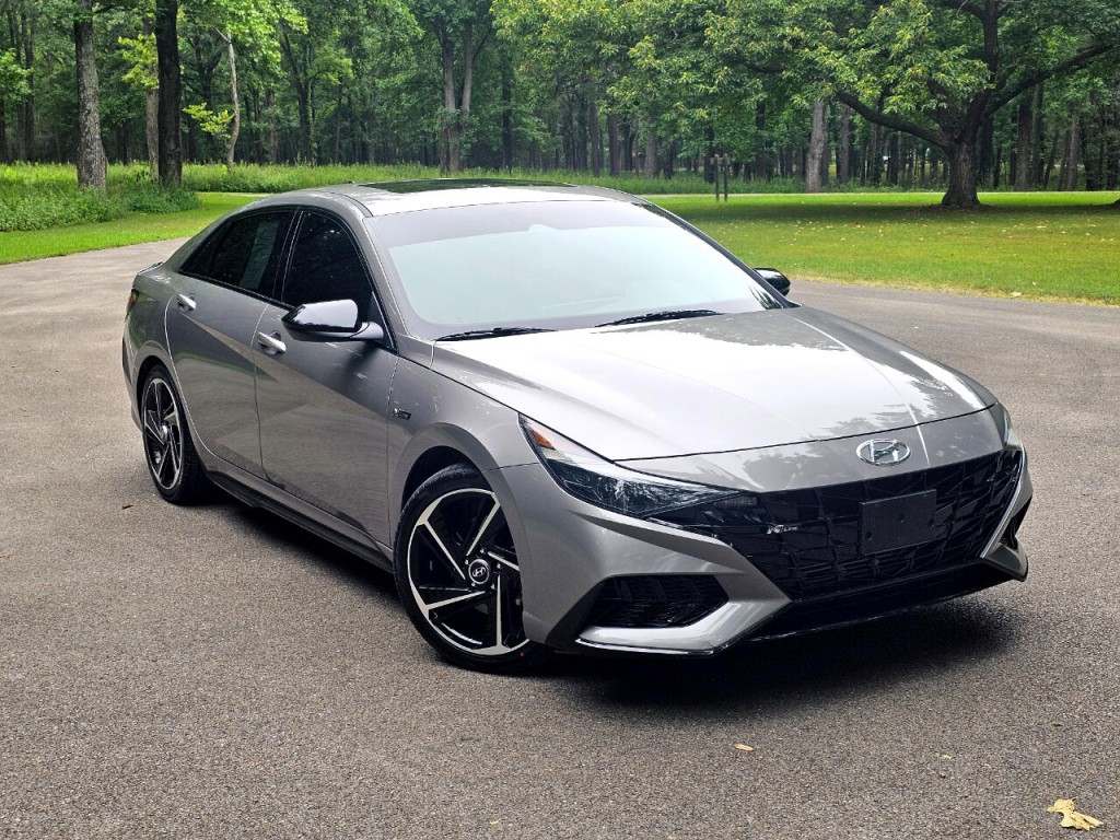2021 Hyundai Elantra Image 2