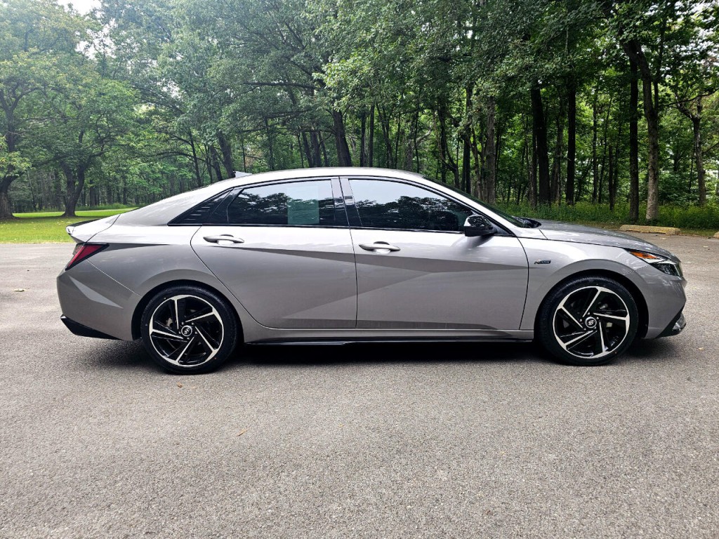 2021 Hyundai Elantra Image 4