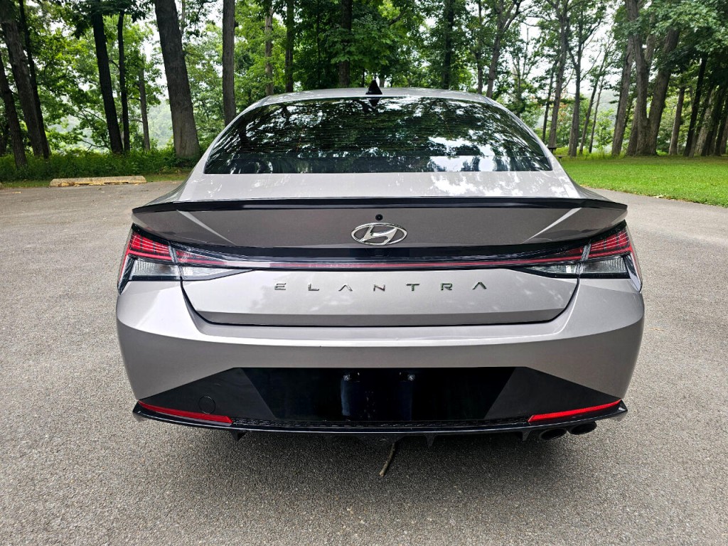 2021 Hyundai Elantra Image 7
