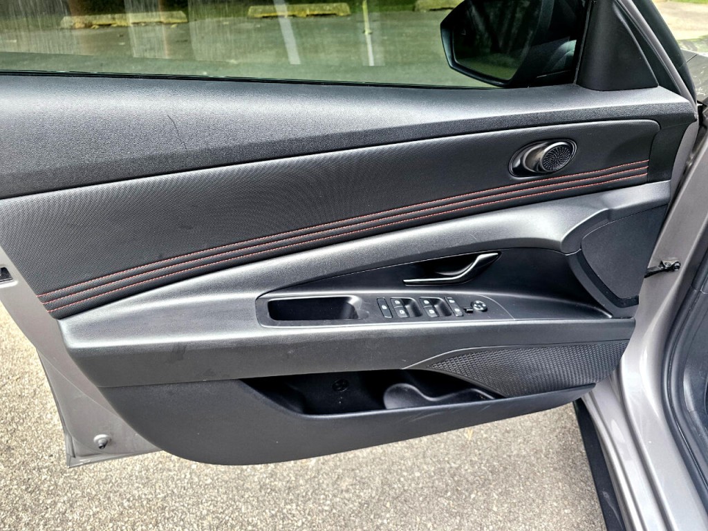 2021 Hyundai Elantra Image 25