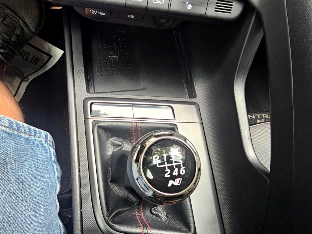 2021 Hyundai Elantra Image 41