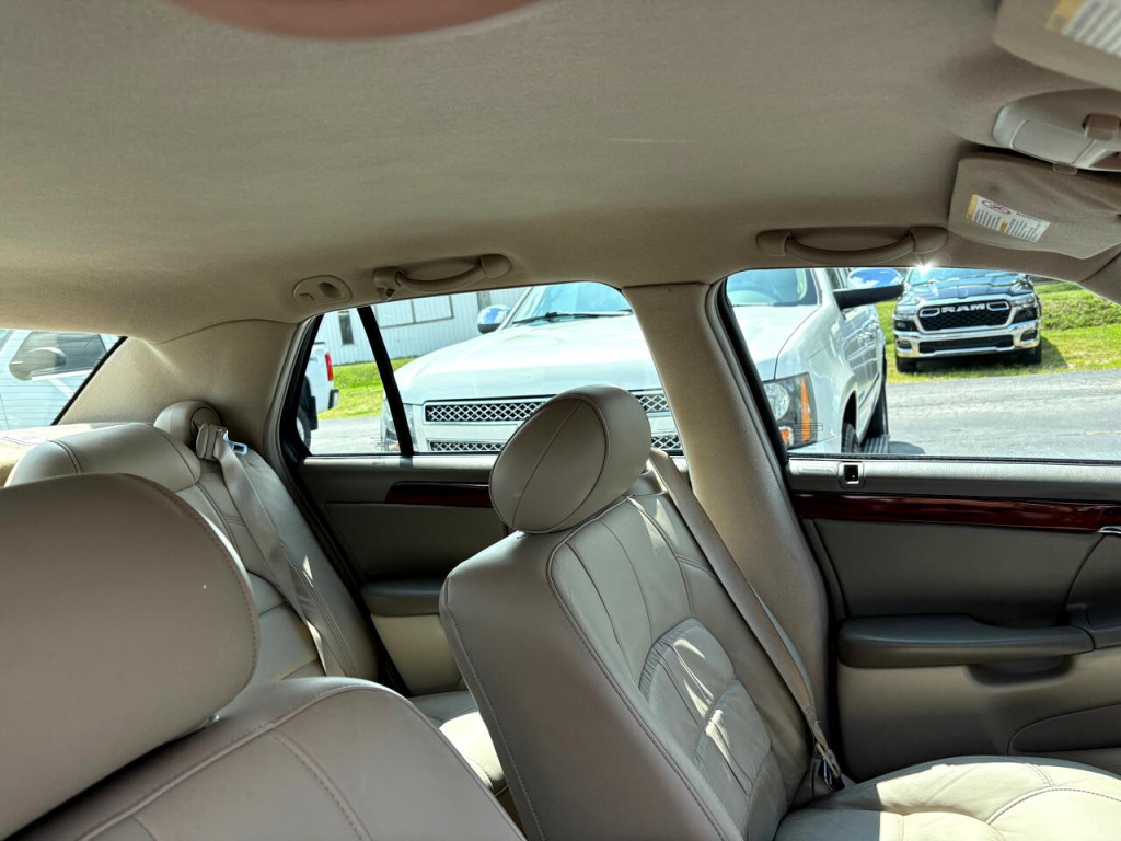 2004 Cadillac DeVille Image 21