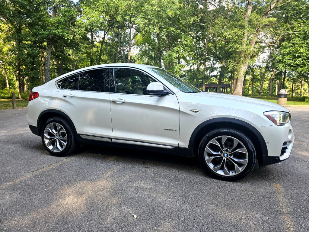 2018 BMW X4 Image 3