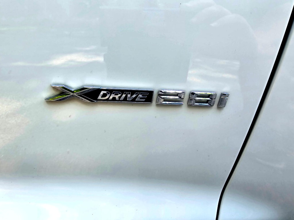 2018 BMW X4 Image 16