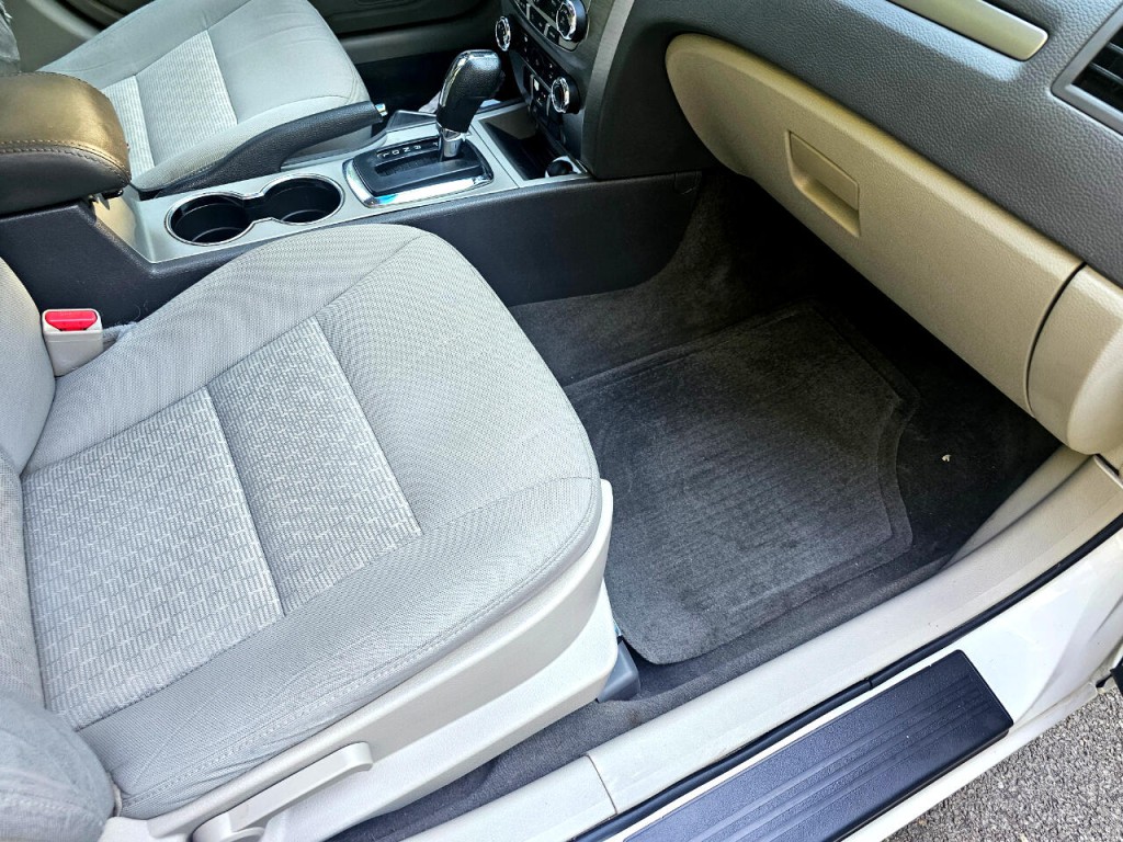 2012 Ford Fusion Image 18