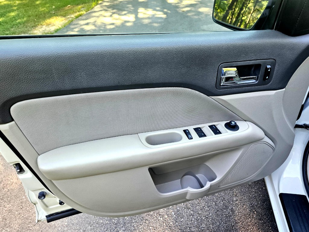 2012 Ford Fusion Image 23