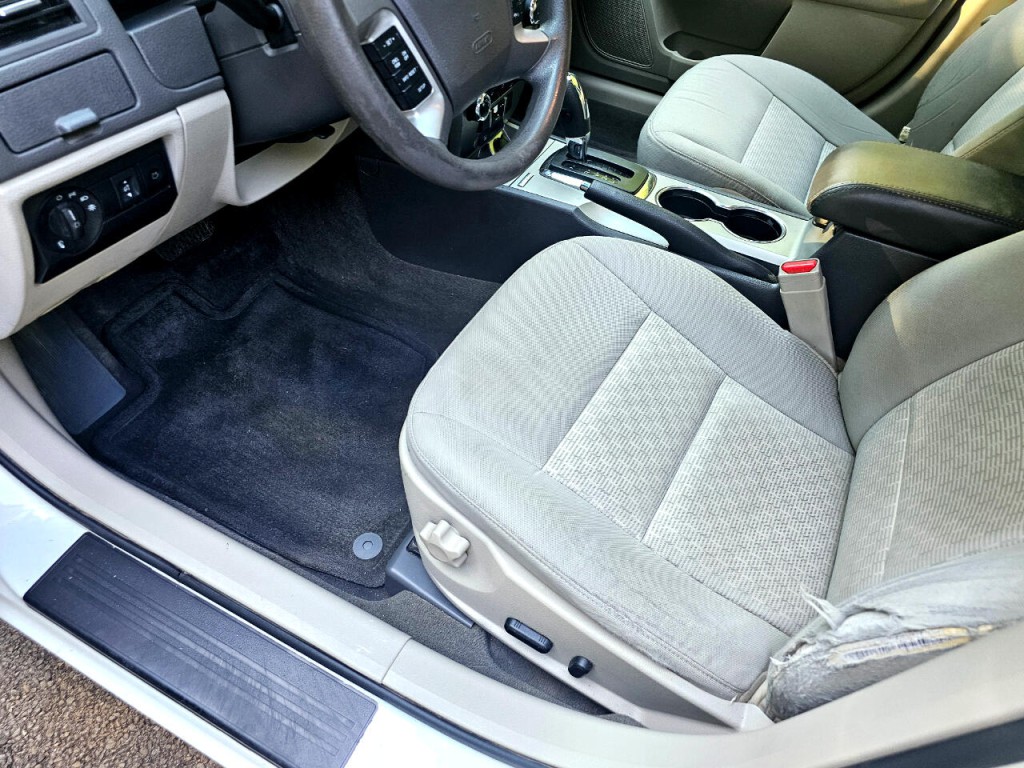2012 Ford Fusion Image 24
