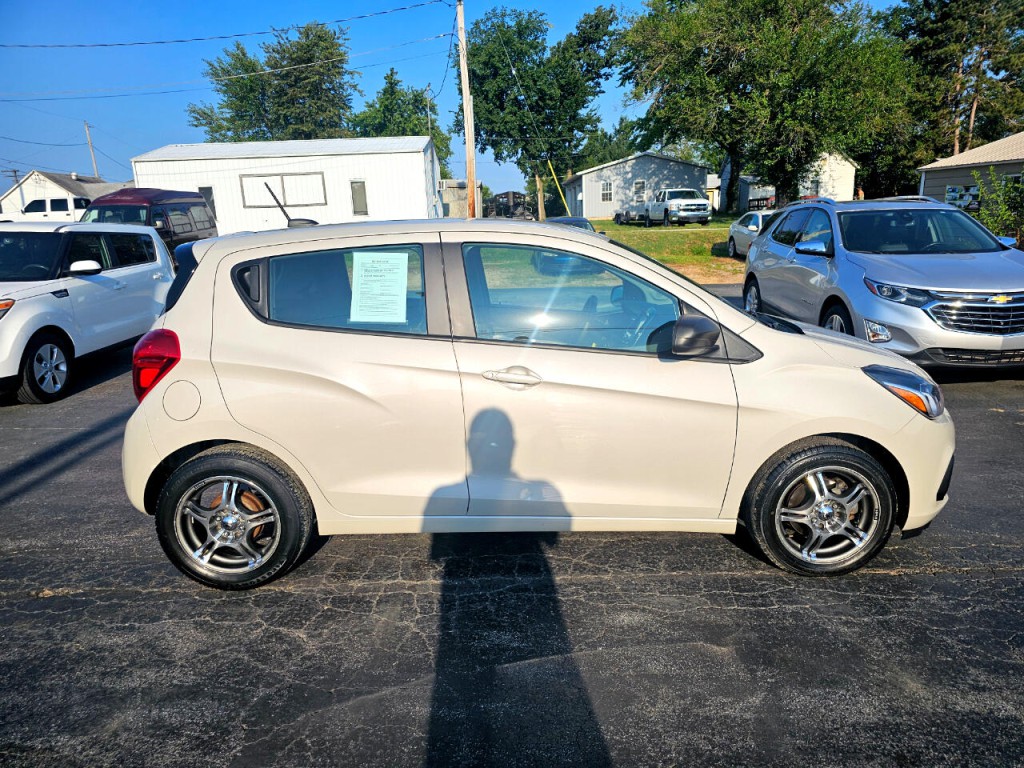 2016 Chevrolet Spark Image 2