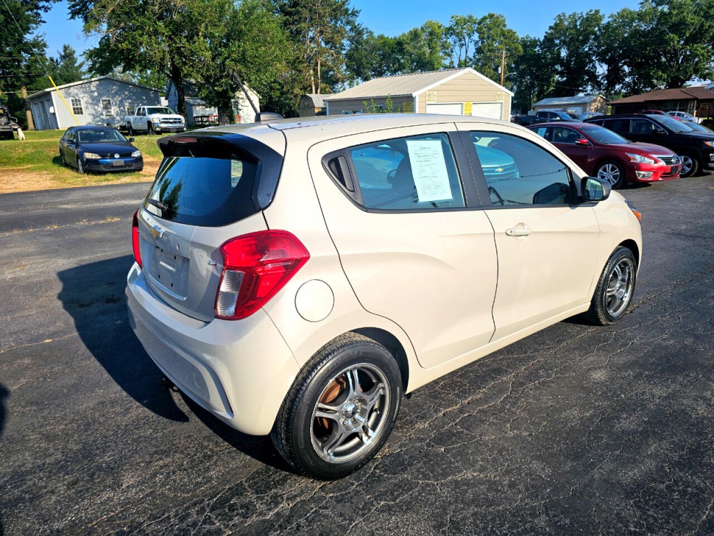 2016 Chevrolet Spark Image 3