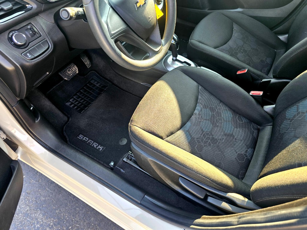 2016 Chevrolet Spark Image 18
