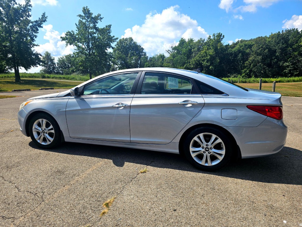 2013 Hyundai Sonata Image 9