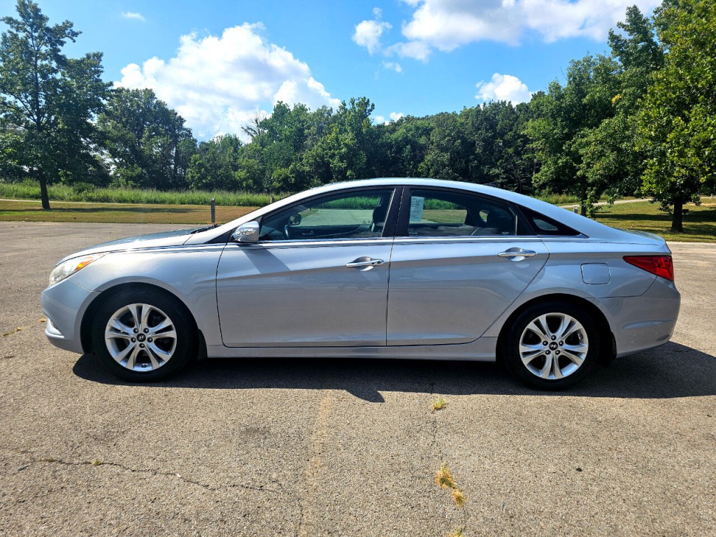 2013 Hyundai Sonata Image 10