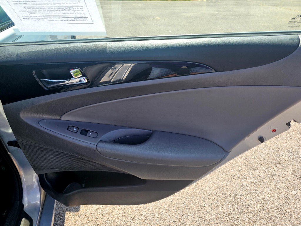 2013 Hyundai Sonata Image 19