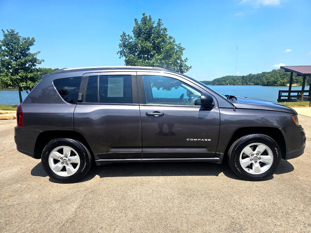 2017 Jeep Compass Image 4