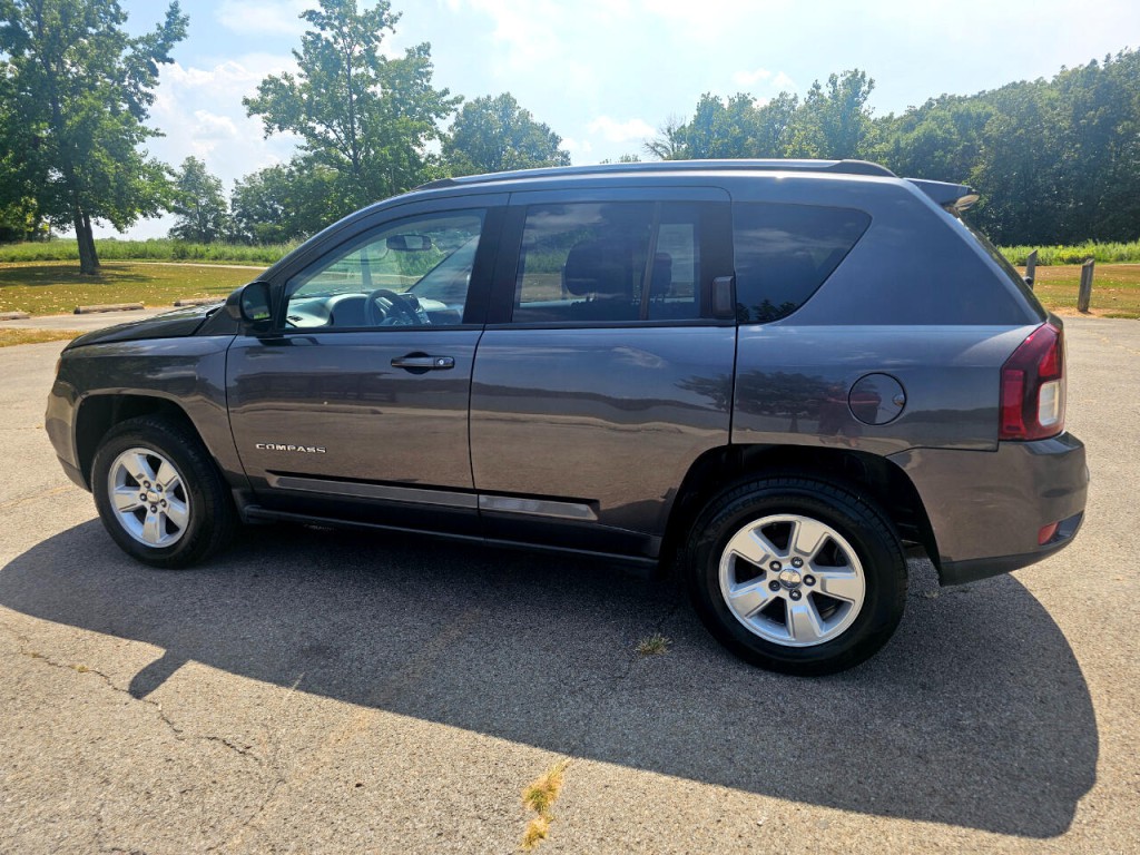 2017 Jeep Compass Image 9