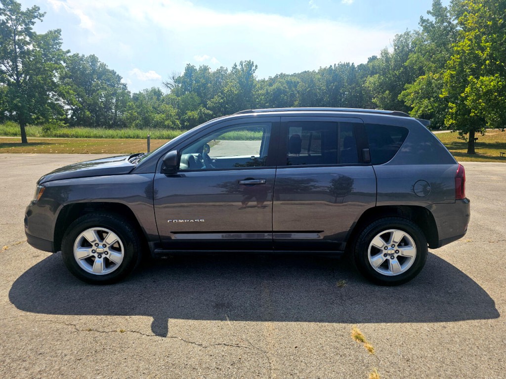 2017 Jeep Compass Image 10