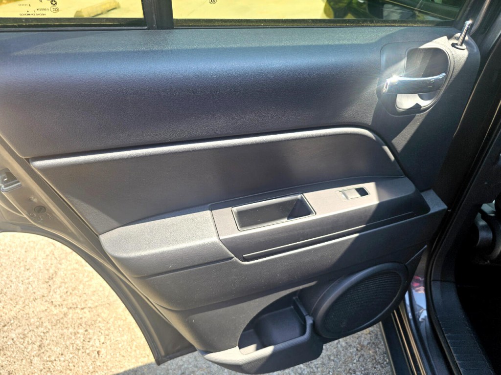 2017 Jeep Compass Image 22