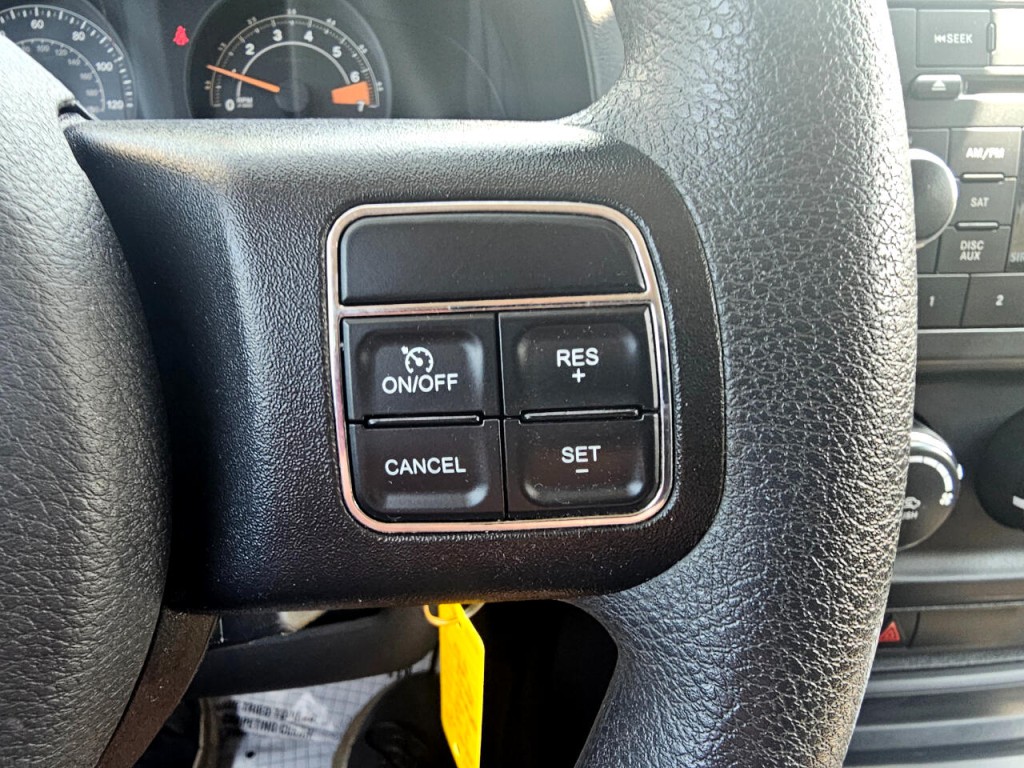 2017 Jeep Compass Image 32