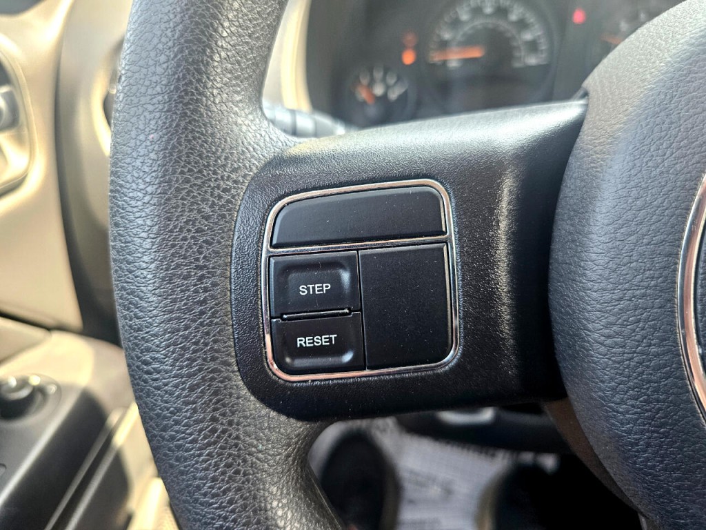 2017 Jeep Compass Image 33