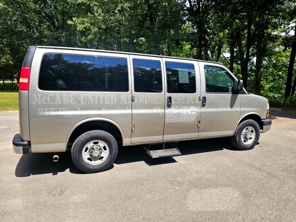 2003 Chevrolet Express Image 5