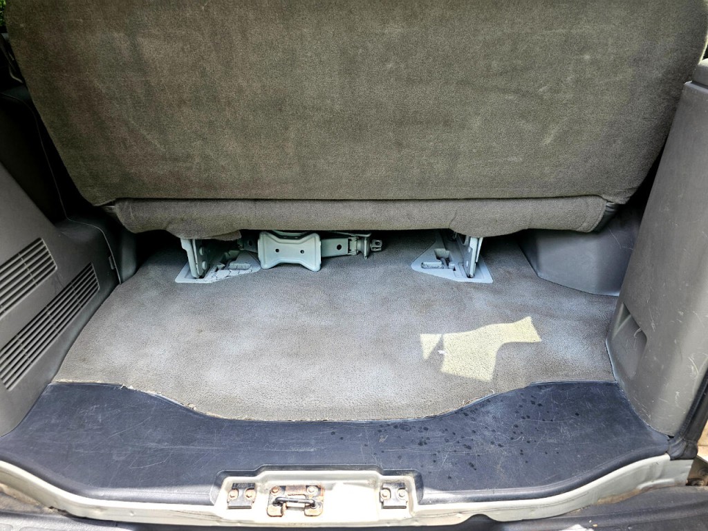 2003 Chevrolet Express Image 21